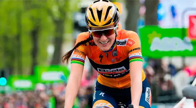 Celebró como campeona, pero no se percató que no había logrado la hazaña.