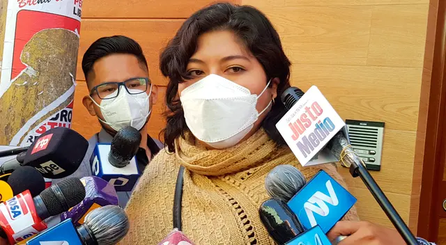 La legisladora del lápiz deslizó que las coordinaciones para modificar la constitución se detendrían para priorizar la erradicación de la COVID-19. La legisladora del lápiz deslizó que las coordinaciones para modificar la constitución se detendrían para priorizar la erradicación de la COVID-19.