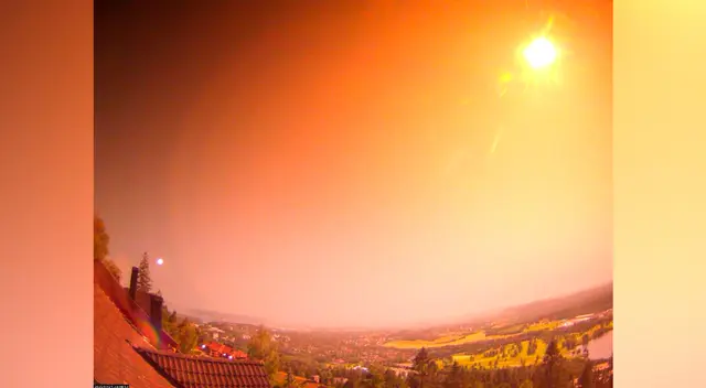 El meteoro iluminó el cielo por un breve tiempo como a plena luz del día, justo después de la 1 a.m. El meteoro iluminó el cielo por un breve tiempo como a plena luz del día, justo después de la 1 a.m.