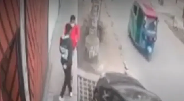 Adolescente logró evitar el robo de su celular y se hizo viral en redes sociales. Adolescente logró evitar el robo de su celular y se hizo viral en redes sociales.