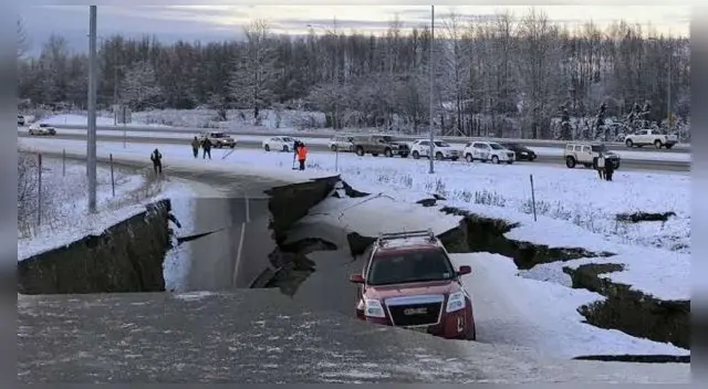 El terremoto, calificado como el más fuerte desde 1964, activó una alerta de tsunami, pero con las horas fue desactivado. El terremoto, calificado como el más fuerte desde 1964, activó una alerta de tsunami, pero con las horas fue desactivado.