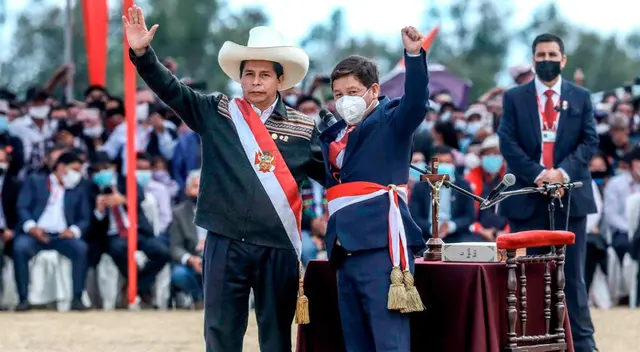 Guido Bellido juró como nuevo premier del Gobierno de Pedro Castillo.