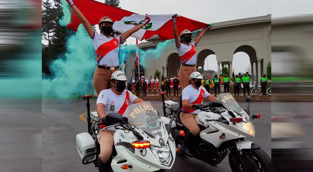 PNP realizó exhibición en Circuito Mágico del Agua PNP realizó exhibición en Circuito Mágico del Agua