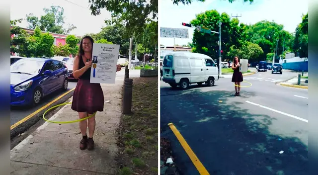 La muchacha se vio feliz y sonriente por obtener su título de licenciada en Idioma Inglés. Foto: captura de Facebook/CirkerAs de El Salvador