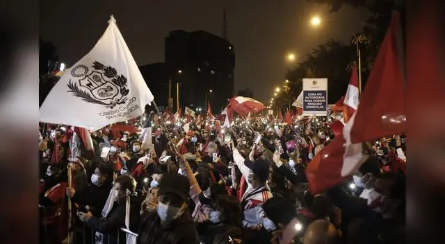 Manifestantes en contra del Gobierno de Pedro Castillo Manifestantes en contra del Gobierno de Pedro Castillo