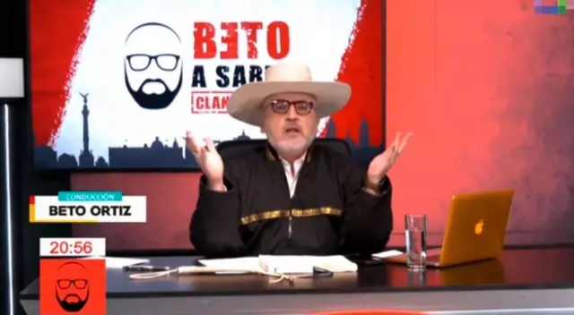 "A partir de ahora este atuendo será la ropa para el quinceañero", dijo Beto Ortiz en su programa.