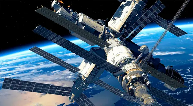 La Estación Espacial Internacional perdió brevemente el control. La Estación Espacial Internacional perdió brevemente el control.