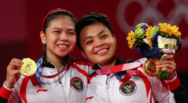 Greysia Polii, de 33 años, y Apriyani Rahayu, de 23. Greysia Polii, de 33 años, y Apriyani Rahayu, de 23.