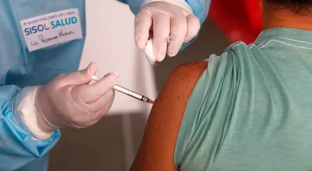 Conoce las regiones que ya vacunan a los mayores de 18 años en Perú.
