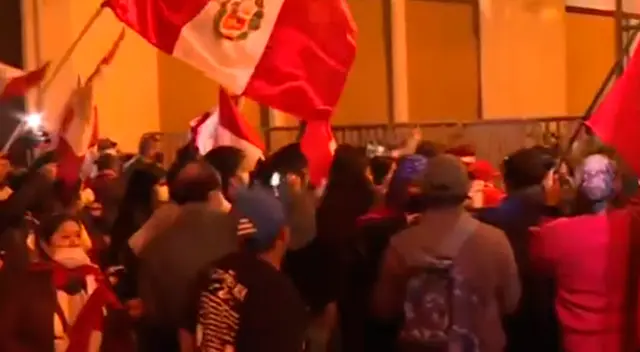 Manifestaciones en contra de Castillo se tornan violentas cada día. Manifestaciones en contra de Castillo se tornan violentas cada día.