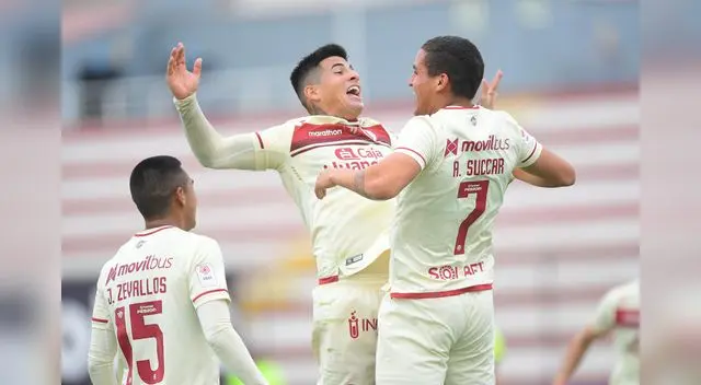 Festejan Alfageme y Zevallos con Alexander Succar autor del tercer gol de la 'U' en la victoria 3-1 ante Cienciano.