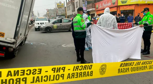 El vehículo habría intentado esquivar al adulto mayor, pero no pudo evitar atropellarlo. El vehículo habría intentado esquivar al adulto mayor, pero no pudo evitar atropellarlo.