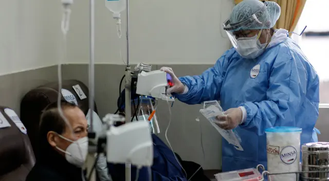 La ley precisa que si la persona con cáncer no contara con el Seguro Social de Salud (EsSalud) o un seguro privado, o dicha cobertura es insuficiente, se le afiliará de manera automática al Seguro Integral de Salud (SIS). La ley precisa que si la persona con cáncer no contara con el Seguro Social de Salud (EsSalud) o un seguro privado, o dicha cobertura es insuficiente, se le afiliará de manera automática al Seguro Integral de Salud (SIS).