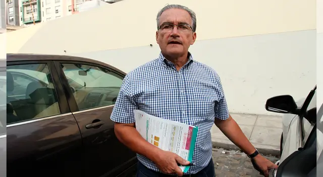 Alejandro Aguinada estuvo en la lista del Vacunagate. Alejandro Aguinada estuvo en la lista del Vacunagate.
