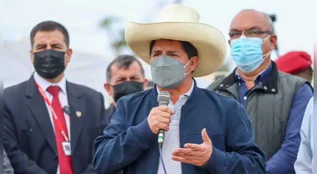 Pedro Castillo llegó a Piura para ayudar a los damnificados