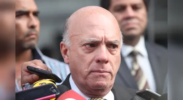 Exministro nunca esperó que falso enfermero huyera con sus pertenencias. Exministro nunca esperó que falso enfermero huyera con sus pertenencias.