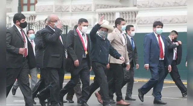 Pedro Castillo fue insultado mientras se dirigía al Congreso de la República. Foto: Carlos Félix/GLR Pedro Castillo fue insultado mientras se dirigía al Congreso de la República. Foto: Carlos Félix/GLR