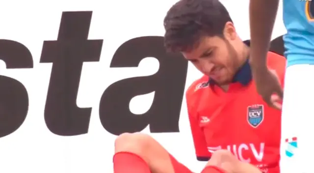 Beto Da Silva en el momento que cae lesionado nuevamente en el partido contra Sporting Cristal. Beto Da Silva en el momento que cae lesionado nuevamente en el partido contra Sporting Cristal.