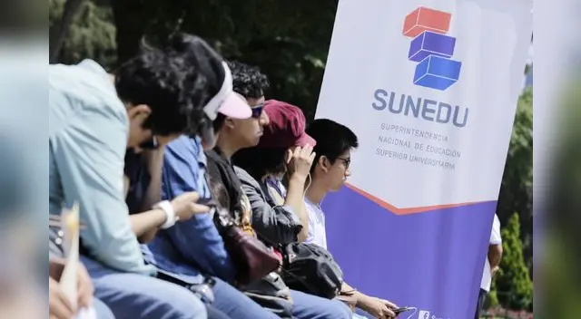 Muchas univeridades no lograron el licenciamiento. Muchas univeridades no lograron el licenciamiento.