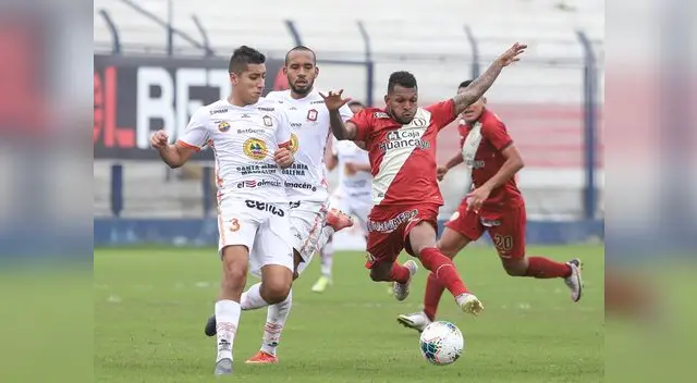 Quintero no estuvo inspirado y la 'U'  empató con Ayacucho.