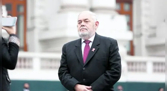 Jorge Montoya pide que se retire a Héctor Béjar Jorge Montoya pide que se retire a Héctor Béjar