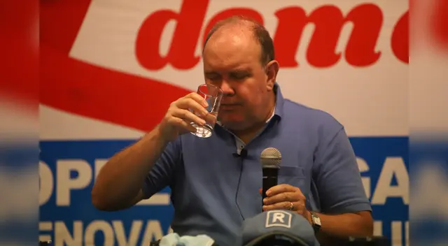 Rafael López Aliaga ofreció conferencia de prensa.