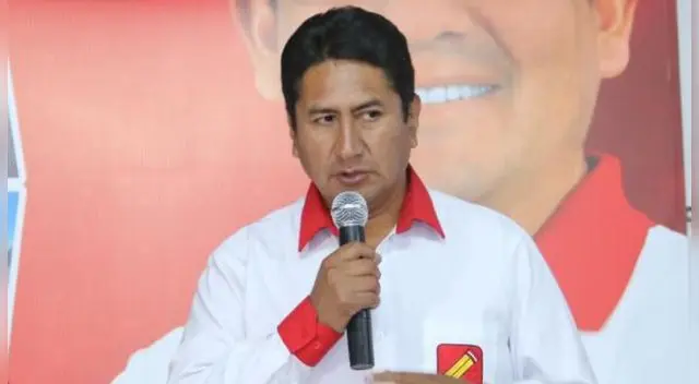 Vladimir Cerrón muestra su apoyo a Héctor Béjar