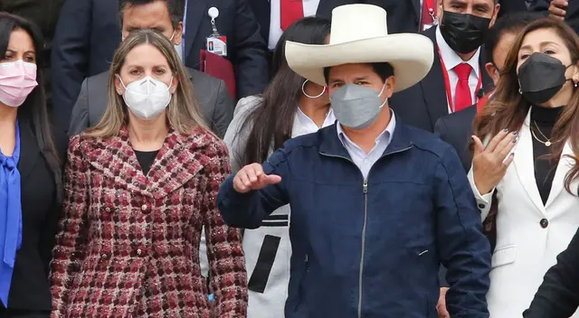 Pedro Castillo lleva menos de un mes en Palacio de Gobierno y ya tuvo su primera baja tras la salida de Héctor Béjar de la Cancillería. Pedro Castillo lleva menos de un mes en Palacio de Gobierno y ya tuvo su primera baja tras la salida de Héctor Béjar de la Cancillería.
