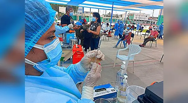 Continua vacunaación a la población contra el Covid-19.