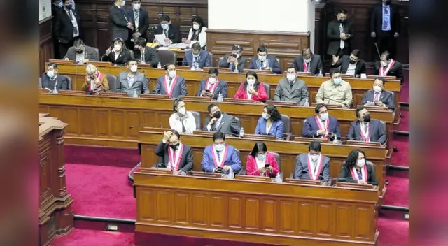 Aumento de gastos en asesores de bancadas no es justificado. Aumento de gastos en asesores de bancadas no es justificado.