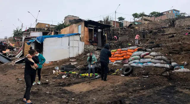 voraz incendio deja en cenizas viviendas en VES voraz incendio deja en cenizas viviendas en VES