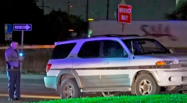 La Policía dijo que el padre de familia fue declarado muerto en el lugar por una sola herida de bala en la cabeza.