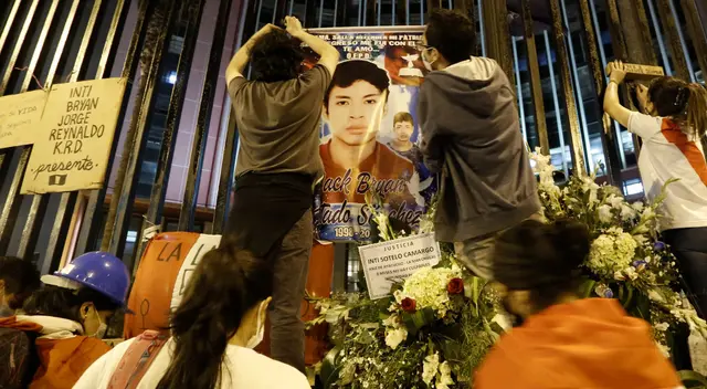 Inti Sotelo y Bryan Pintado fallecieron el 14 de noviembre de 2021 durante las marchas contra Manuel Merino. Inti Sotelo y Bryan Pintado fallecieron el 14 de noviembre de 2021 durante las marchas contra Manuel Merino.