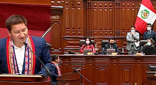 Guido Bellido inició su pedido de confianza en Quechua Guido Bellido inició su pedido de confianza en Quechua