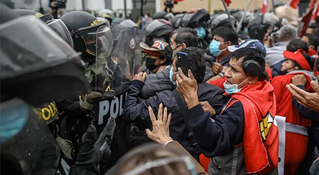 Manifestantes se enfrentaron a la Policía en ocasiones. Manifestantes se enfrentaron a la Policía en ocasiones.