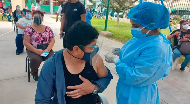 Vacunación contra la COVID-19 adultos de 34 y 35 años