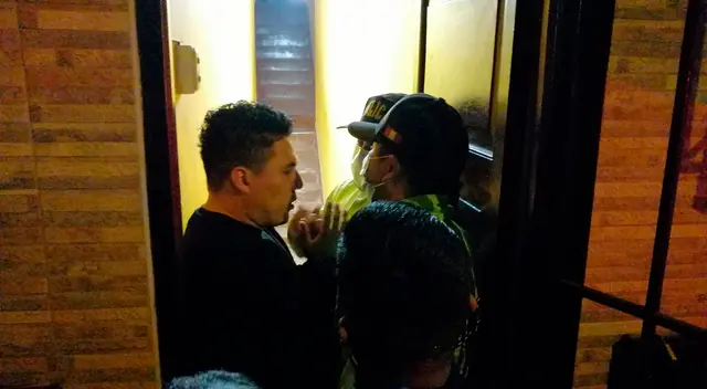 Jóvenes celebraban fiesta Covid.