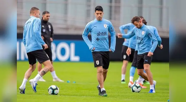 Luis Suárez y Coates dos bajas importantes de Uruguay. Luis Suárez y Coates dos bajas importantes de Uruguay.