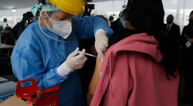 Desde este martes iniciarán con inmunización de personas de 34 y 35 años.