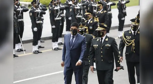 Juan Carrasco se pronuncia por resguardo policial a Vladimir Cerrón Juan Carrasco se pronuncia por resguardo policial a Vladimir Cerrón