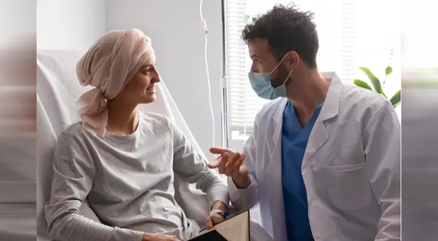 Médicos atienden a pacientes sin saber que padecen de enfermedad rara.