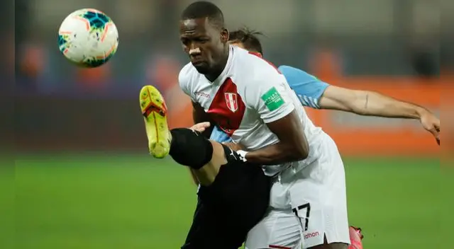 ¡Uy! Luis Advíncula jugó los 90 minutos del Perú vs. Uruguay. Foto: AFP/Difusión