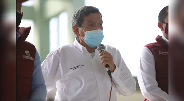 Ministro de Salud dio explicaciones sobre los temas que abordan en la PCM.