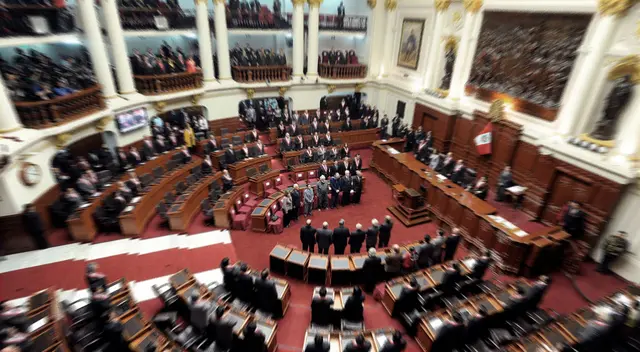 Dictamen de ley representaría la vulnerabilidad del principio de balance de poderes, sin pasar por una reforma en la Constitución. Dictamen de ley representaría la vulnerabilidad del principio de balance de poderes, sin pasar por una reforma en la Constitución.