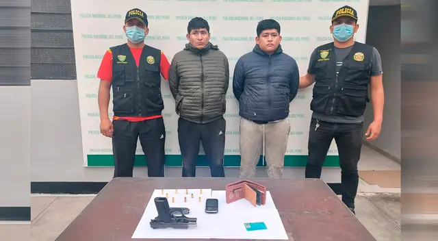 Sujetos asaltaban a transeúntes y pretendían disparar contra efectivo policial.