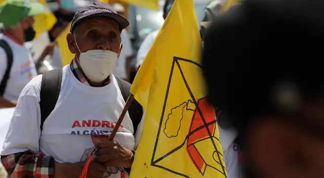 Adultos mayores son los que más sufren en pandemia ante la falta de recursos económicos. Adultos mayores son los que más sufren en pandemia ante la falta de recursos económicos.