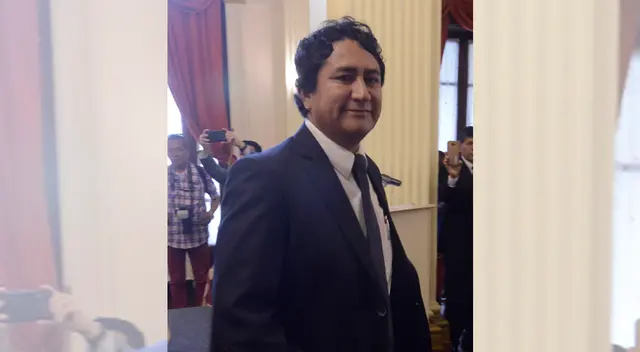 Vladimir Cerrón descartó irse del país tras declaraciones de su abogado.