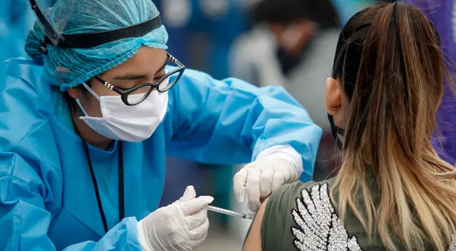 El Minsa informó que el rango de edad en la inmunización bajará según la llegada de vacunas.