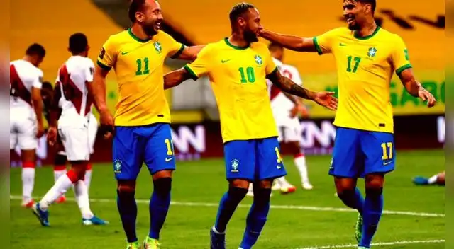 La blaquirroja recibe los dos goles de Brasil en el primer tiempo del partido.