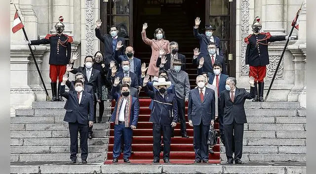 DATUM: el 62% de los peruanos considera que el Gobierno carece de transparencia DATUM: el 62% de los peruanos considera que el Gobierno carece de transparencia